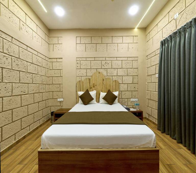 Breeze Resort Panhala